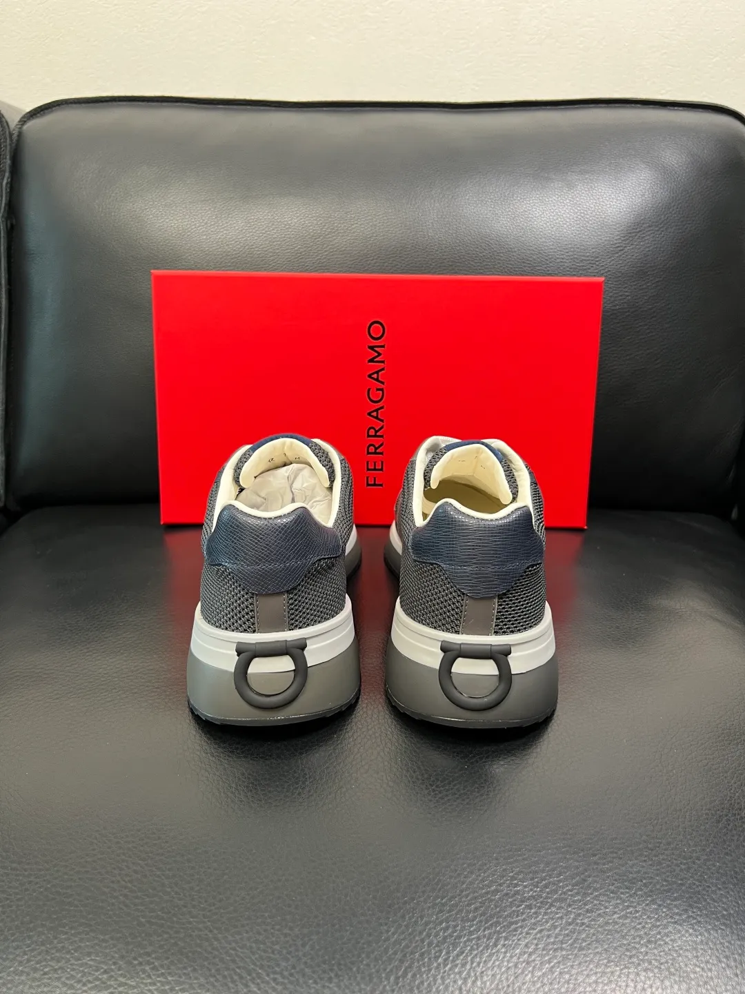 Men's shoes 💰820 Ferragamo High-quality top craftsmanship Ferragamo counters sell original factory configuration, imported original cowhide from Italy, imported water-dyed cow lining, soles: original factory special original soles are super comfortable, original factory and single goods, welcome to compare at the same time at the counter, code number 38-44 (customized 45 46)